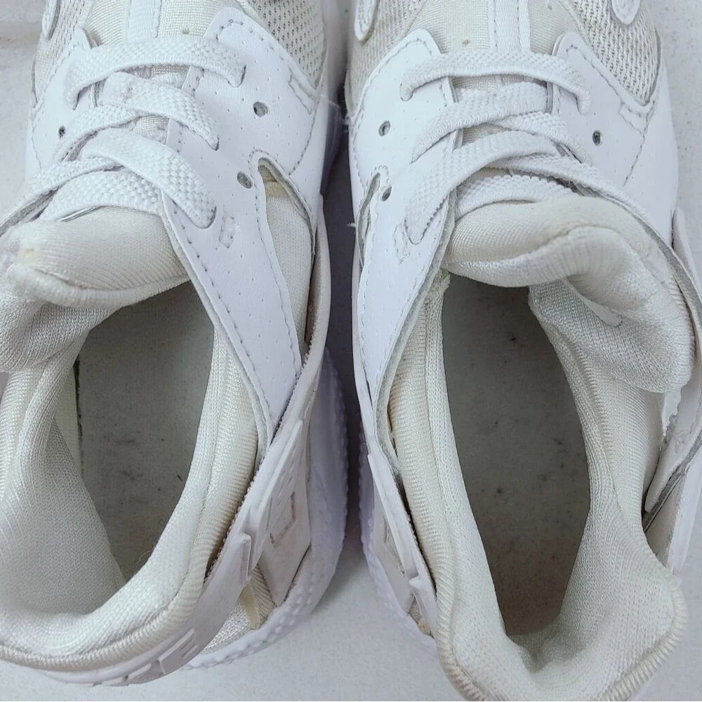 Nike Toddler Air Huarache Triple White Running Shoes Sneakers, Sz 10C